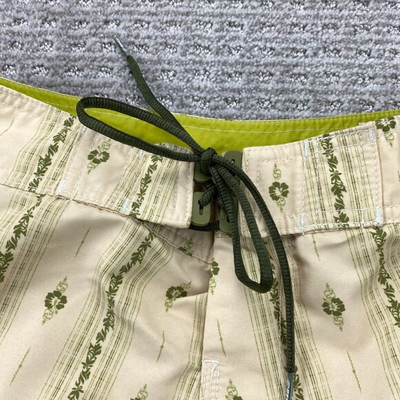 Reef Swim Trunks Men Size 31 Yellow Floral Bathing Suit Shorts Beach Surfing - Picture 3 of 12